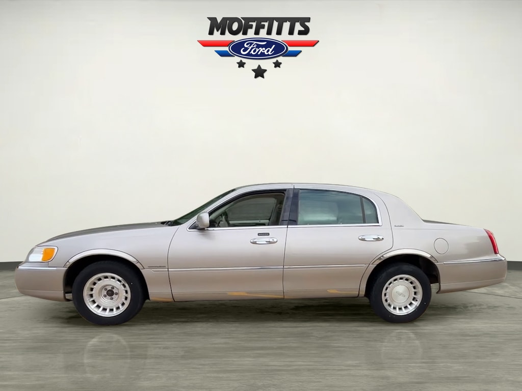 lincoln town car 2000 1LNHM81W3YY918844 image lincoln town car 2000 1LNHM81W3YY918844 image